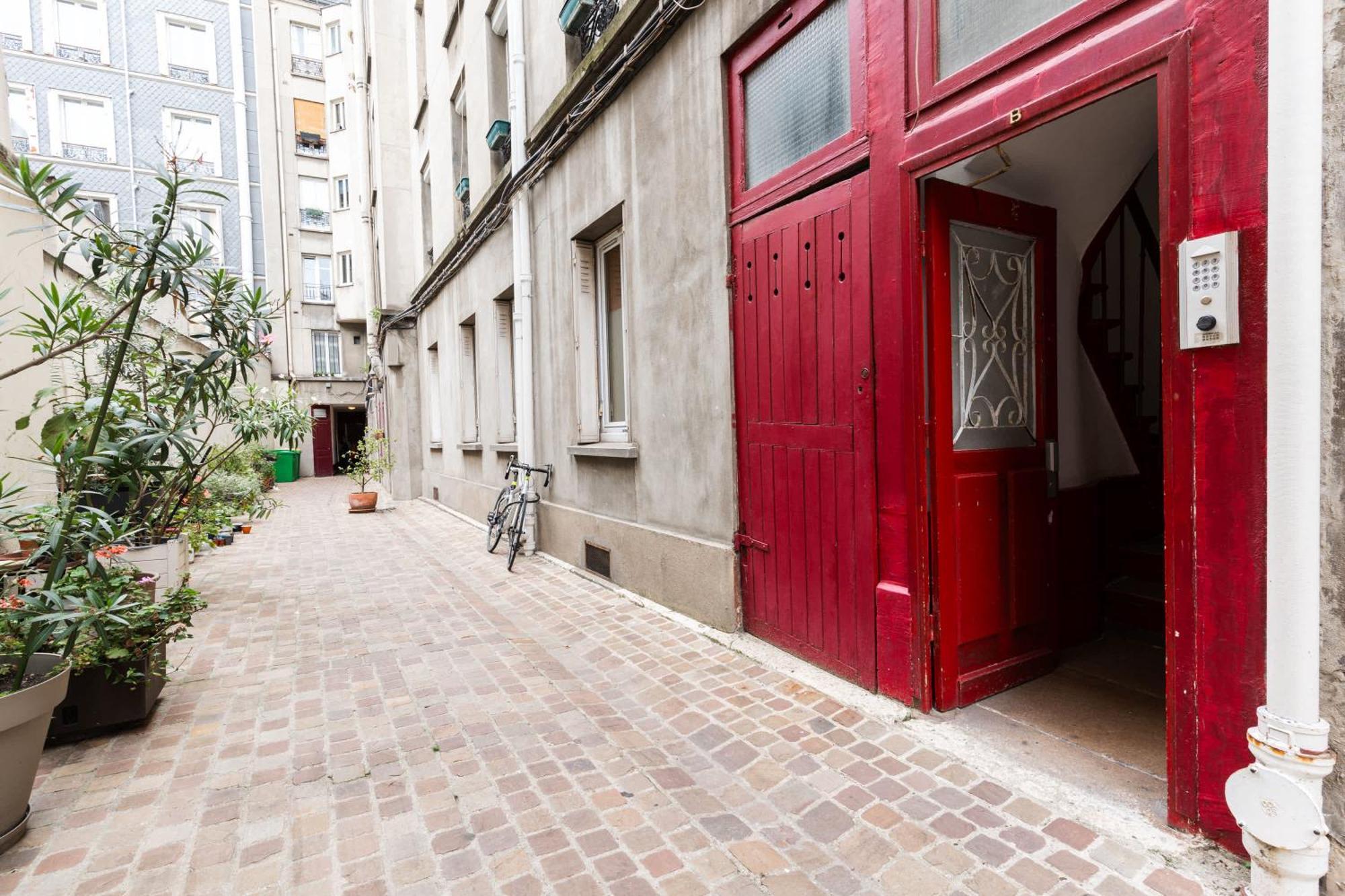Loft 4 Bedroom Montmartre Pigalle Ac By Lcc Agency パリ エクステリア 写真