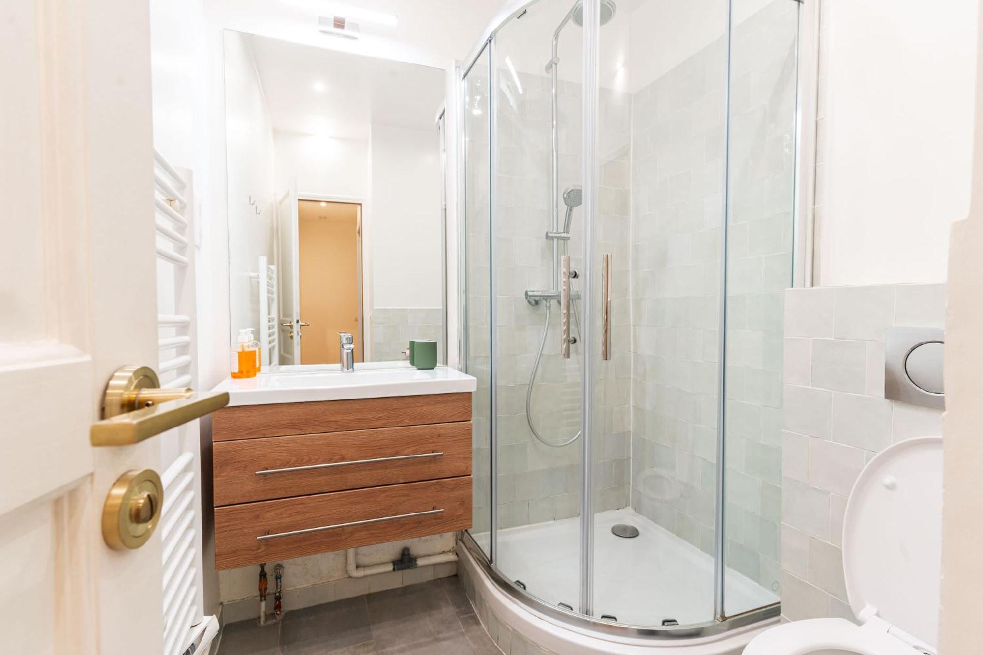 Loft 4 Bedroom Montmartre Pigalle Ac By Lcc Agency パリ エクステリア 写真